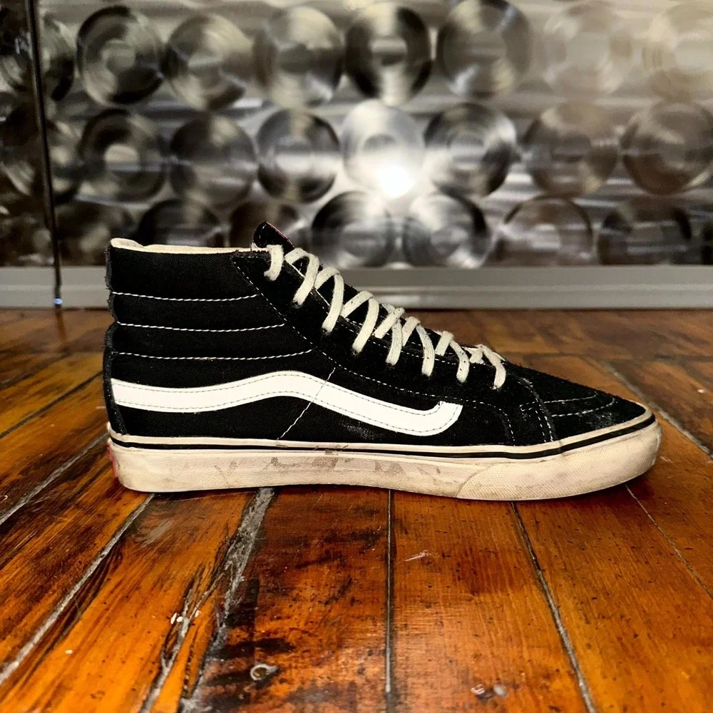 Vans Sk8-Hi Sneakers Unisex M7 W8.5 Black White Suede Lace Up Walking Shoes